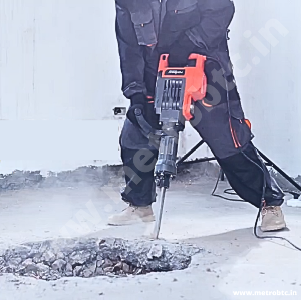 Demolition Hammer PBT-DH65-3100 use case 1